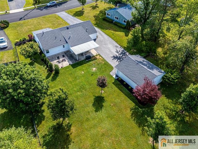 39 Kendall Road, South Brunswick, NJ 08824