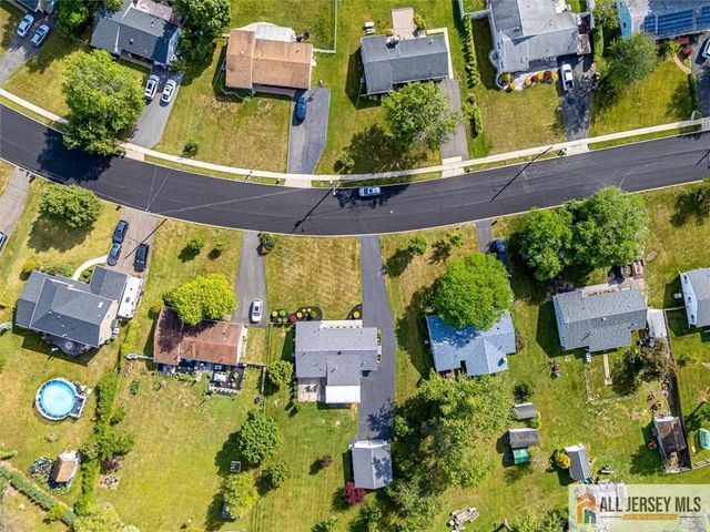 39 Kendall Road, South Brunswick, NJ 08824