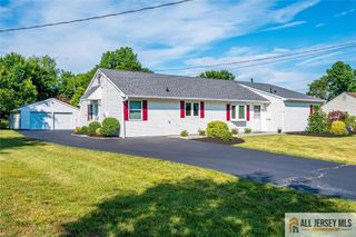 39 Kendall Road, South Brunswick, NJ 08824