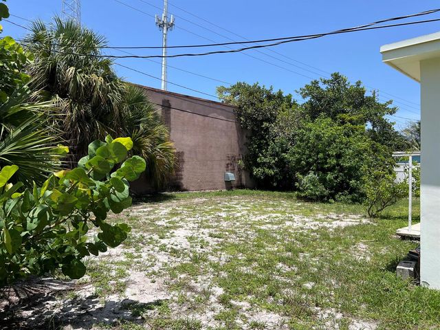 816 24th Avenue N, Lake Worth Beach, FL 33460