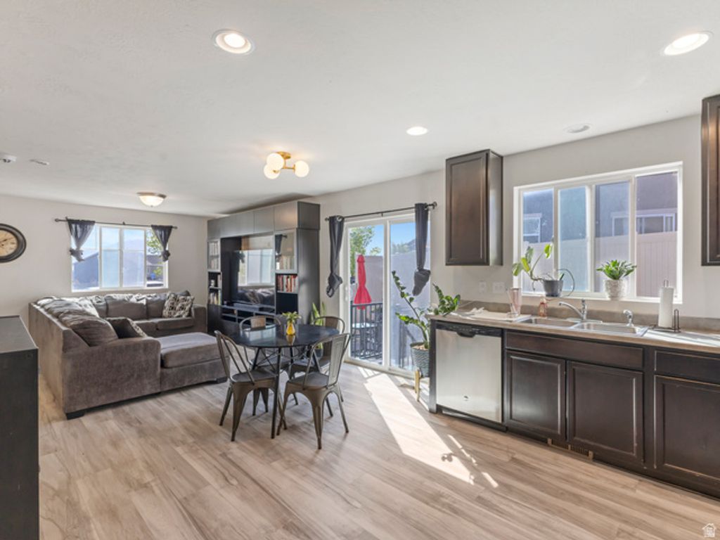 Image 18 of property listing at 3049 S WILLOW CREEK DR, Saratoga Springs, UT 84045