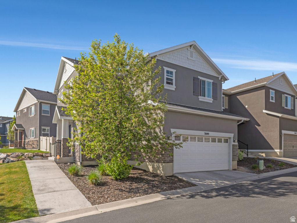 Image 3 of property listing at 3049 S WILLOW CREEK DR, Saratoga Springs, UT 84045