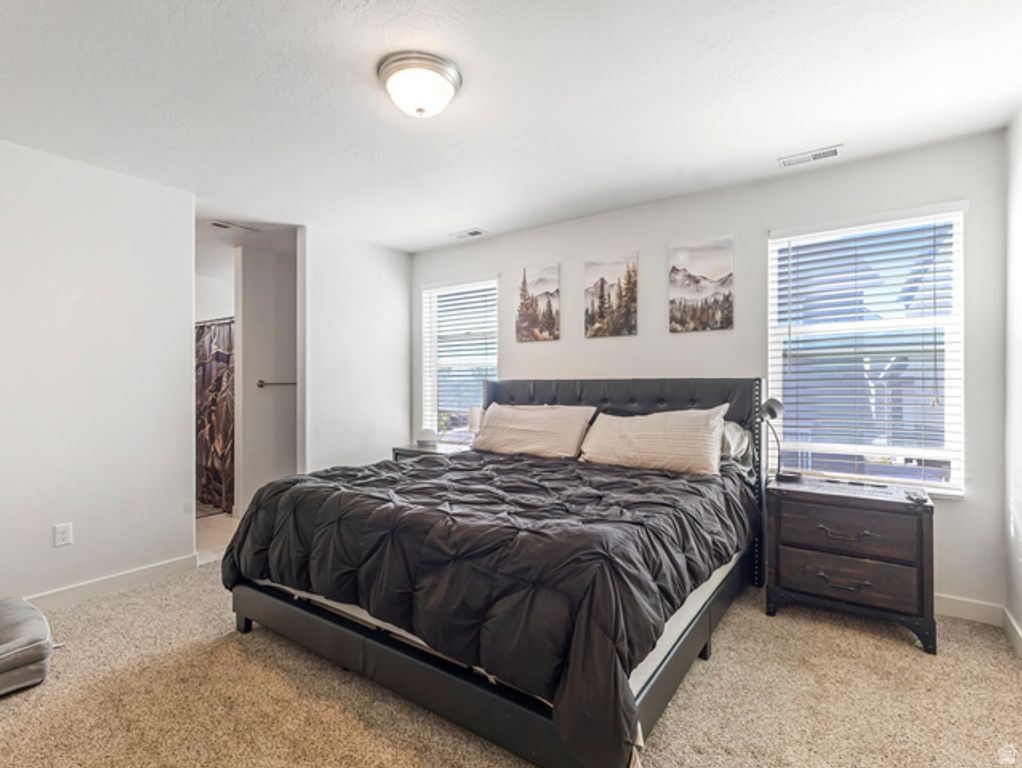 Image 9 of property listing at 3049 S WILLOW CREEK DR, Saratoga Springs, UT 84045