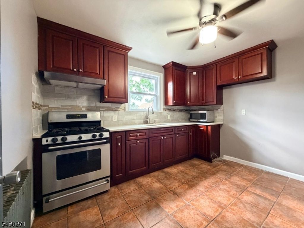 614 Mola Blvd, Elmwood Park Boro, NJ 07407 — photo 4