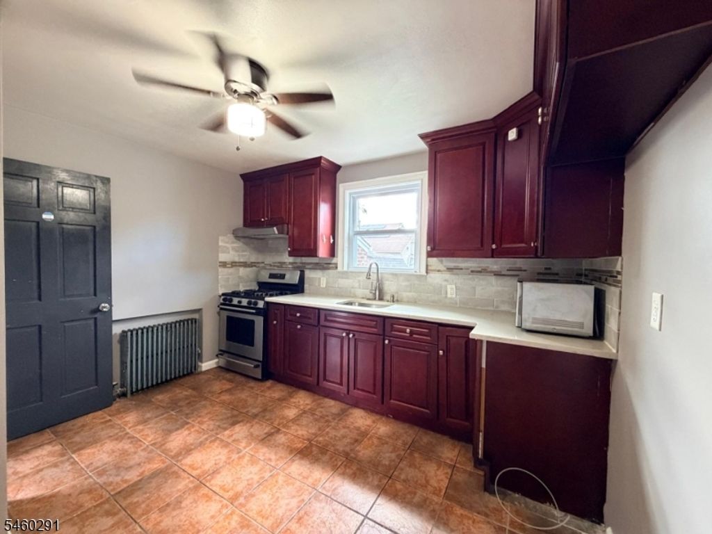614 Mola Blvd, Elmwood Park Boro, NJ 07407 — photo 5