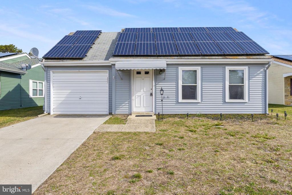 224 HUNTINGTON DR, Southampton, NJ 08088