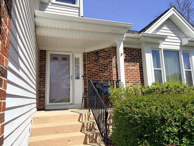 10 Copperwood Drive, Buffalo Grove, IL 60089