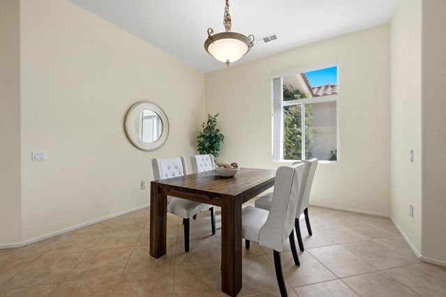 35907 Royal Vista Way, Palm Desert, CA 92211