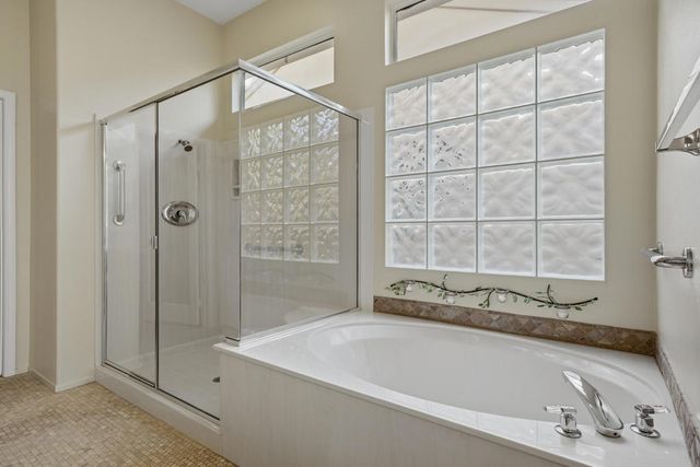 35907 Royal Vista Way, Palm Desert, CA 92211