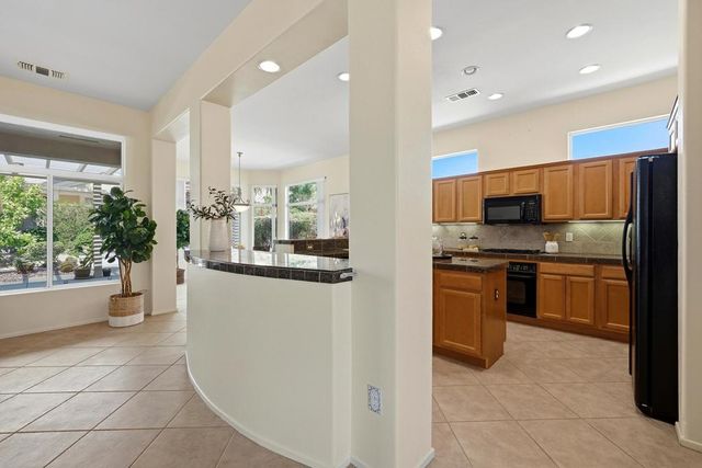 35907 Royal Vista Way, Palm Desert, CA 92211