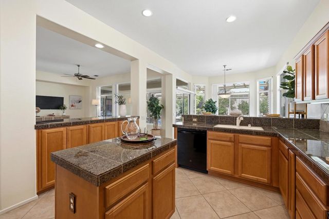 35907 Royal Vista Way, Palm Desert, CA 92211
