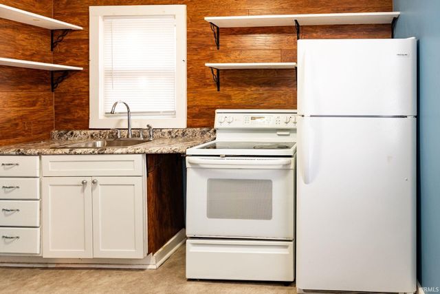 17425 State Road 37, Harlan, IN 46743