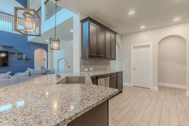 5838 Burro Stone, San Antonio, TX 78253