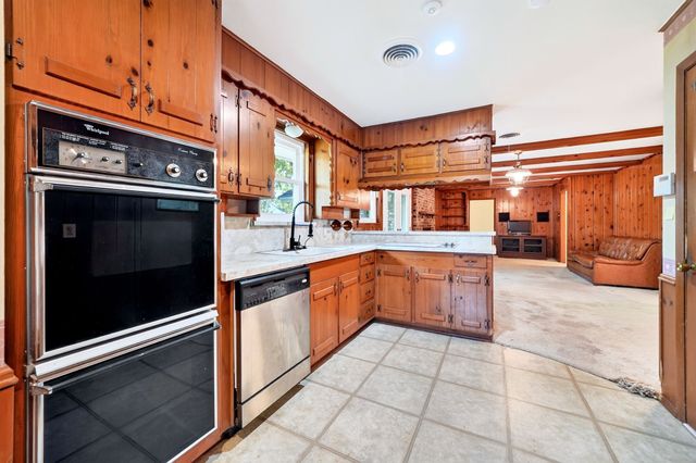 901 Lake Charles Avenue, Fort Worth, TX 76103