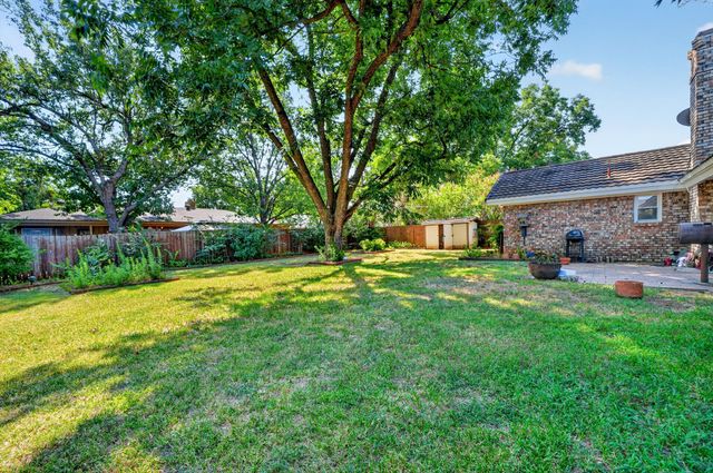 901 Lake Charles Avenue, Fort Worth, TX 76103