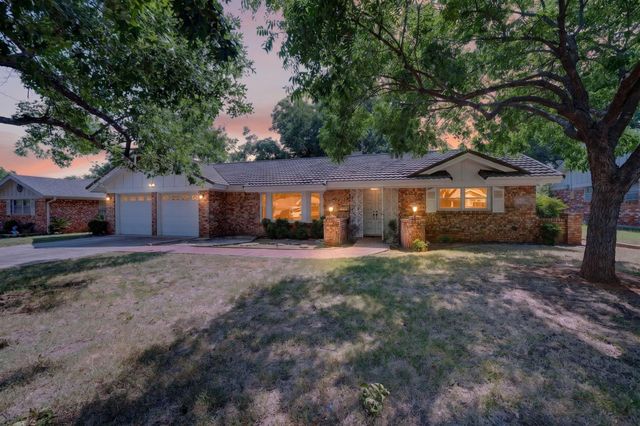 901 Lake Charles Avenue, Fort Worth, TX 76103