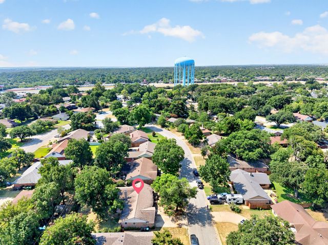 901 Lake Charles Avenue, Fort Worth, TX 76103