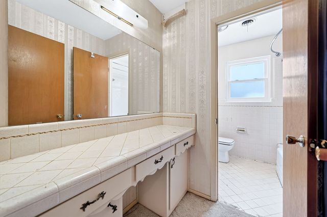 901 Lake Charles Avenue, Fort Worth, TX 76103