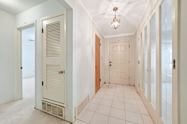 901 Lake Charles Avenue, Fort Worth, TX 76103