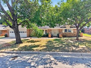 901 Lake Charles Avenue, Fort Worth, TX 76103