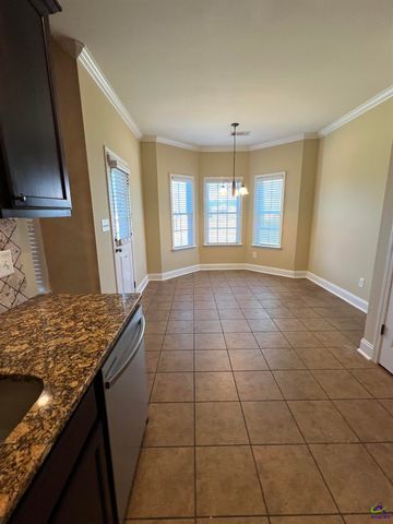 210 Lydia Drive, Bonaire, GA 31005