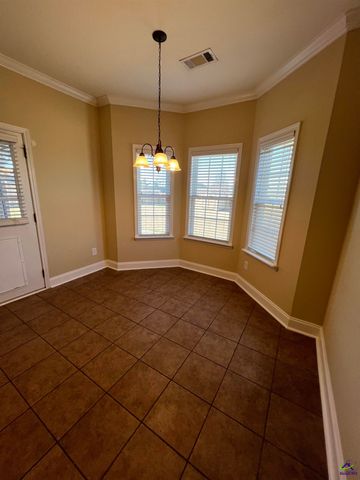 210 Lydia Drive, Bonaire, GA 31005