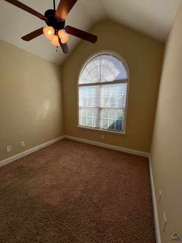 210 Lydia Drive, Bonaire, GA 31005