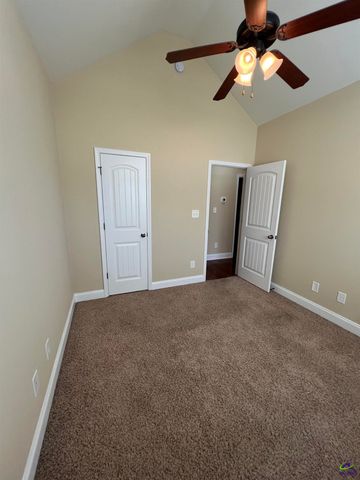 210 Lydia Drive, Bonaire, GA 31005