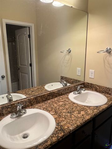 210 Lydia Drive, Bonaire, GA 31005