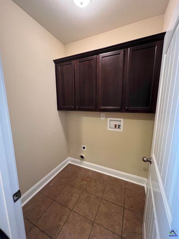 210 Lydia Drive, Bonaire, GA 31005