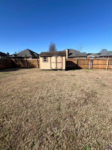 210 Lydia Drive, Bonaire, GA 31005