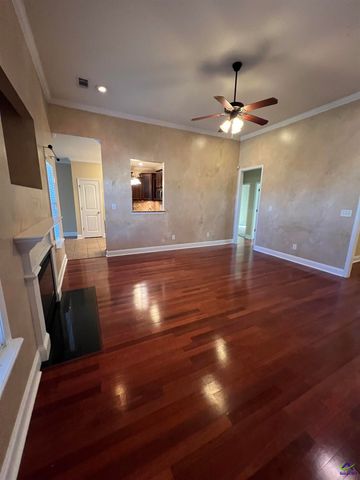 210 Lydia Drive, Bonaire, GA 31005