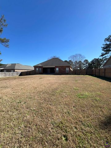 210 Lydia Drive, Bonaire, GA 31005