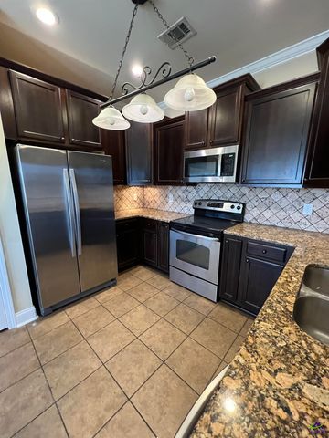 210 Lydia Drive, Bonaire, GA 31005