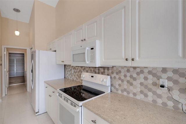 8976 WHITEMARSH AVENUE, Sarasota, FL 34238