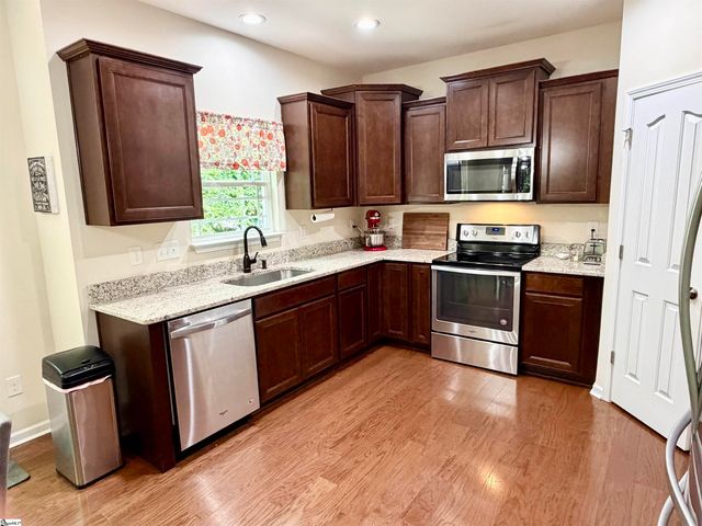 34 Killarney Lane, Greer, SC 29650
