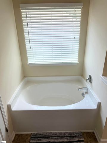 34 Killarney Lane, Greer, SC 29650