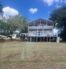 57 Lakeshore Lane, Riverside, TX 77340
