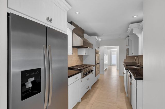 2401 NE 47TH Street, Lighthouse Point, FL 33064