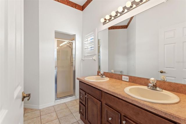 232 OAK HAMMOCK DR, Davenport, FL 33837