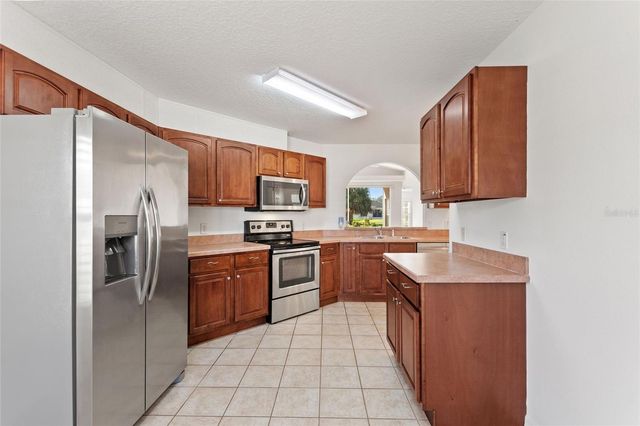 232 OAK HAMMOCK DR, Davenport, FL 33837