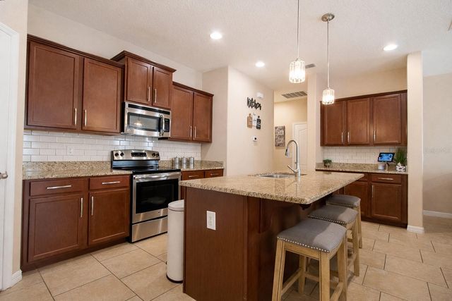 201 COMPASS ROSE DRIVE, Groveland, FL 34736