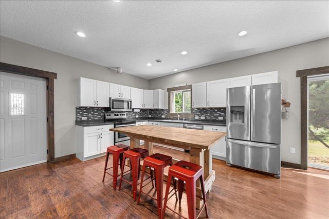 1013 70th Avenue, Roberts, WI 54023