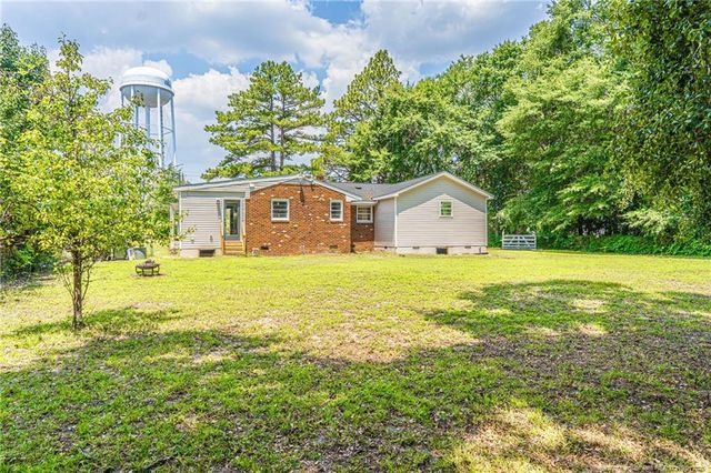 1710 N Poplar Street, Aberdeen, NC 28315