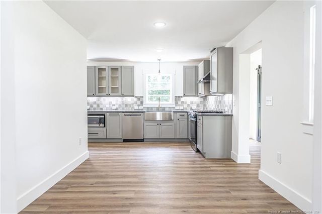 1710 N Poplar Street, Aberdeen, NC 28315