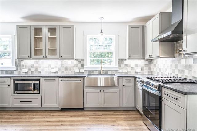 1710 N Poplar Street, Aberdeen, NC 28315