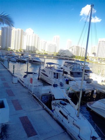 999 Brickell Bay Drive 809, Miami, FL 33131