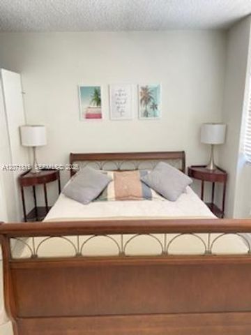 999 Brickell Bay Drive 809, Miami, FL 33131