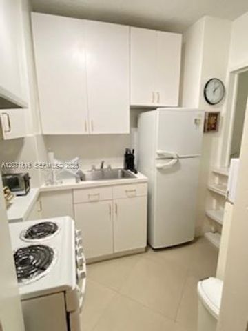 999 Brickell Bay Drive 809, Miami, FL 33131
