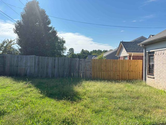 7105 QUEENS CROWN DR, Unincorporated, TN 38125